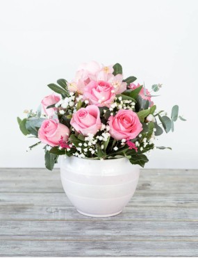 POT COMPOSITION WITH PINK ROSES AND ORCHIDS