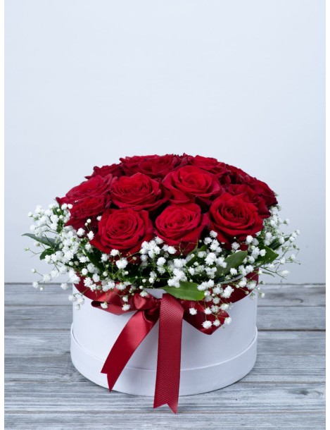 BOX OF RED ROSES